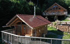 Schwarzwald Romantikhuette - Zweisamkeit - Mit Bettwaesche, Handtuecher Und Holz